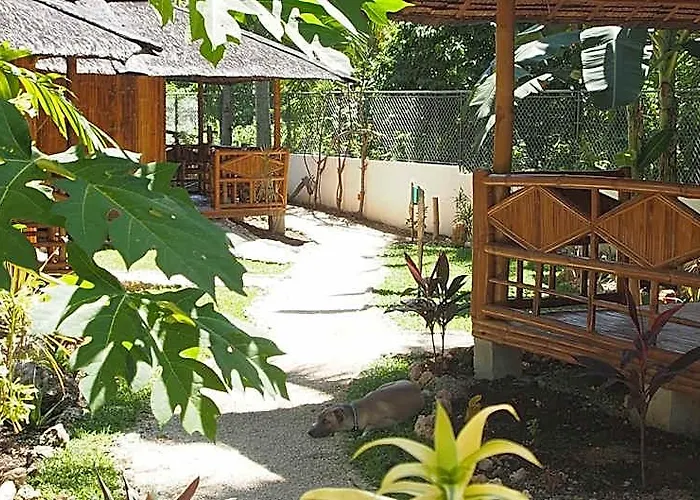 Hotel Camotes-hidden-huts